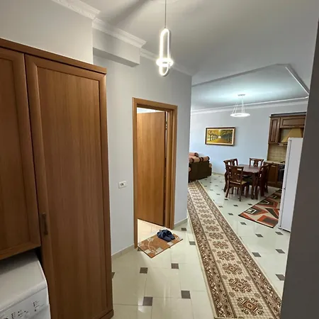 Tirana Apartamento *