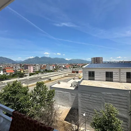 Tirana Apartamento *